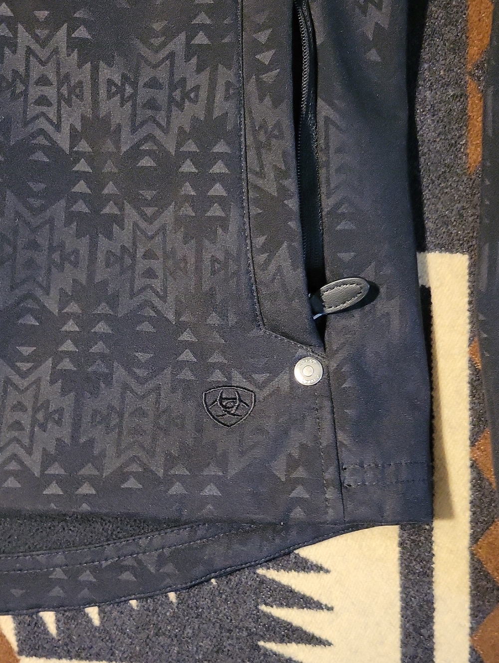 Ariat Softshell Jacket - Picture 3 of 5